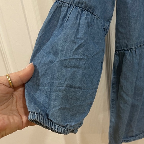 Crown & Ivy Chambray Tunic with Floral Embroidery size large - Picture 5 of 8